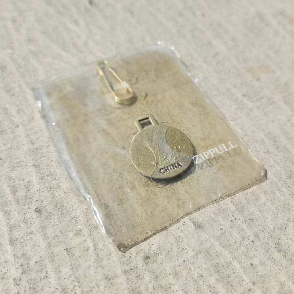 Vintage North American Hunting Club Zipper-Pull NAHC Keychain/"ZipPull" - Picture 8 of 9